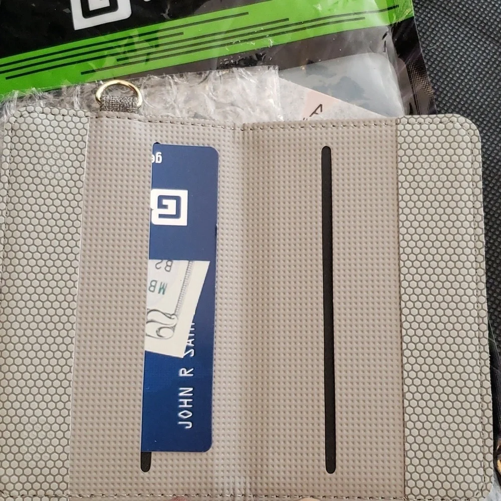 Gear Beast Cell Phone & Credit Card Holder with Crossbody & Wrist Straps in Gray